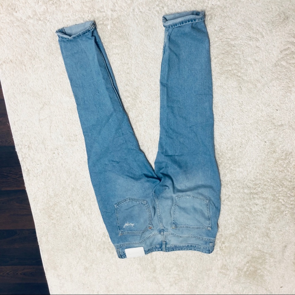 🌟H&M boyfriend ripped jeans 🌟 - Picture 5 of 7
